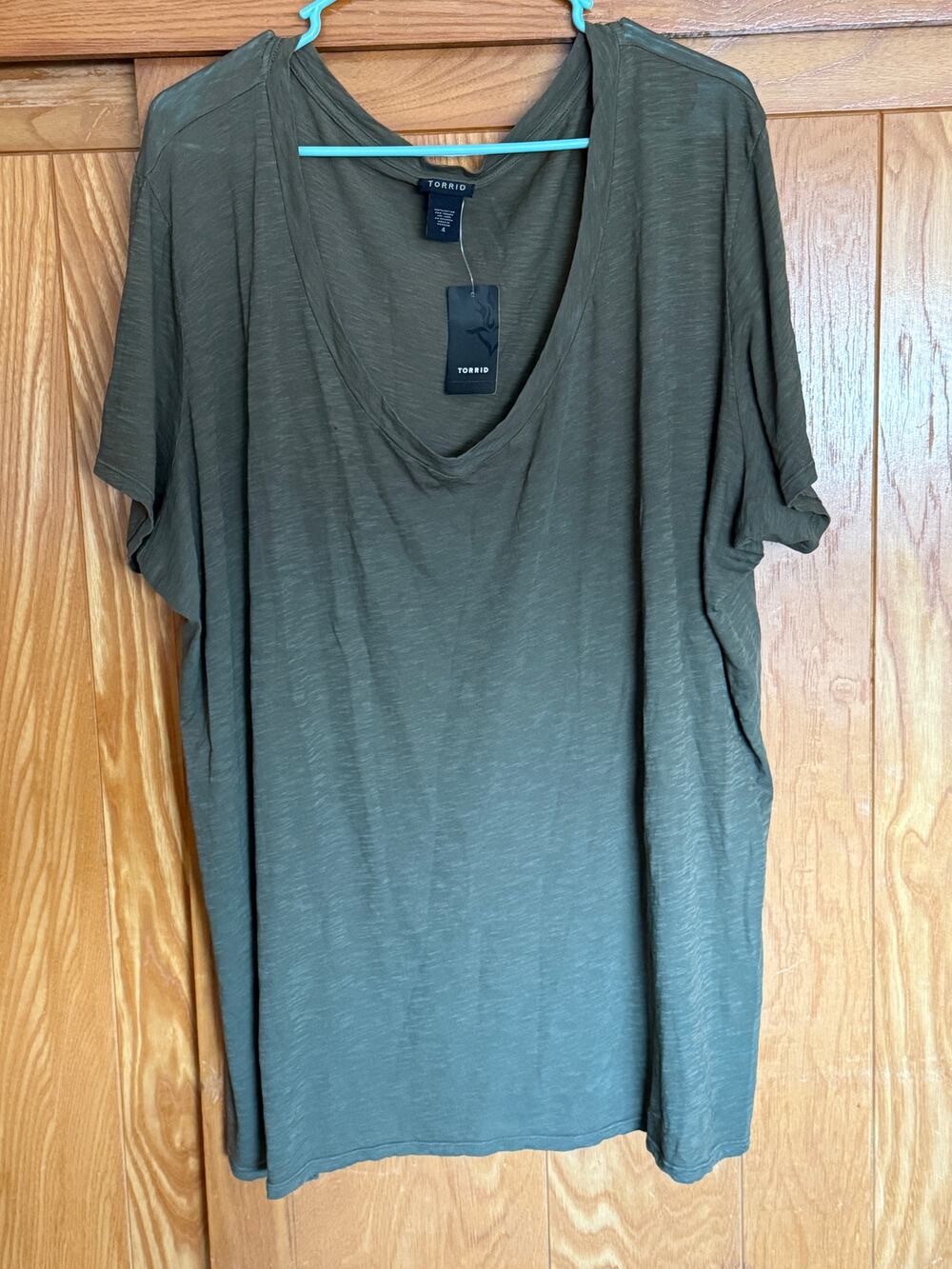 NWT Torrid Olive Green Slub Knit V-Neck Tee, Size 4X